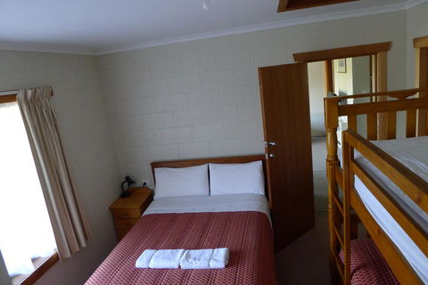 Willaway Motel Apartments - Dalby Accommodation 6