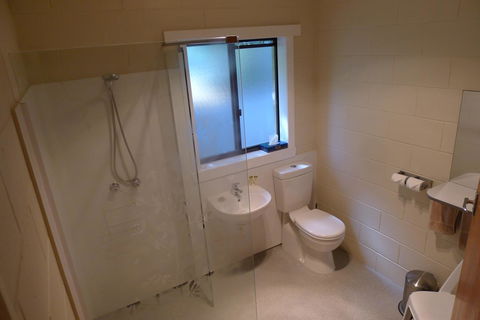 Willaway Motel Apartments - Dalby Accommodation 8