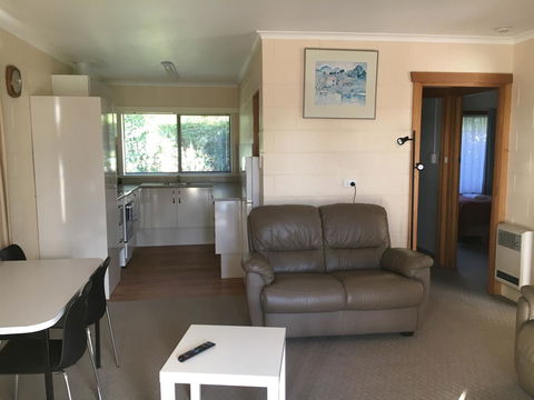 Willaway Motel Apartments - Dalby Accommodation 2