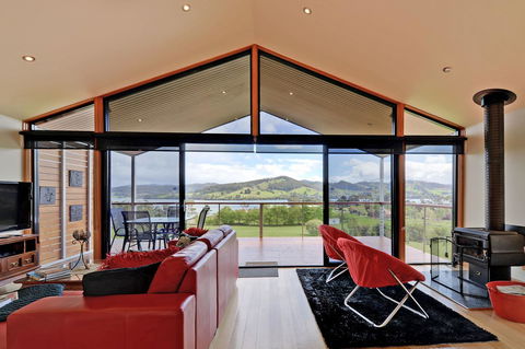 Moon River - Dalby Accommodation 0