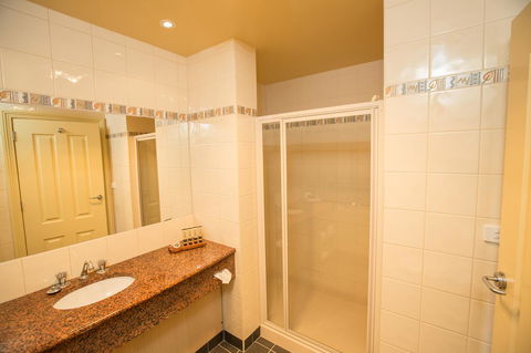 Strahan Village - Dalby Accommodation 39