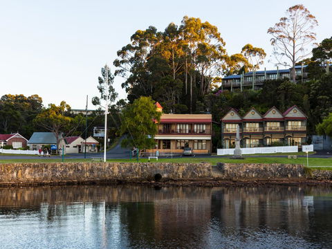 Strahan Village - Dalby Accommodation 36
