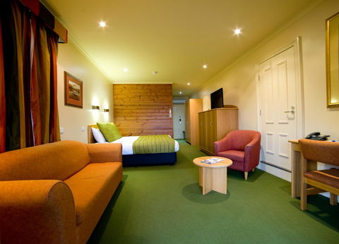 Strahan Village - Dalby Accommodation 37