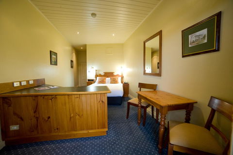 Strahan Village - Dalby Accommodation 32