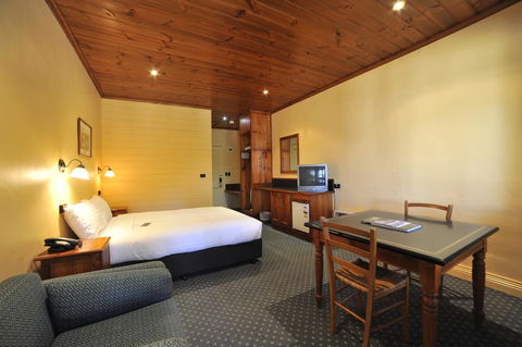 Strahan Village - Dalby Accommodation 35