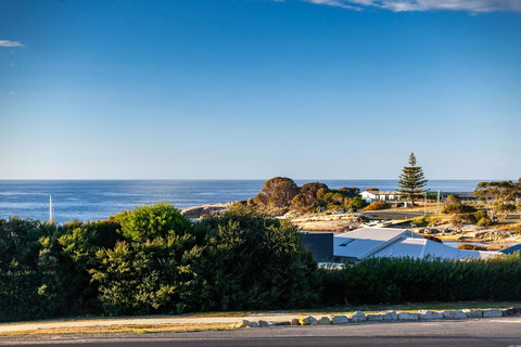 Beachfront Bicheno - Dalby Accommodation 22