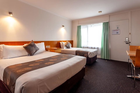 Beachfront Bicheno - Dalby Accommodation 12