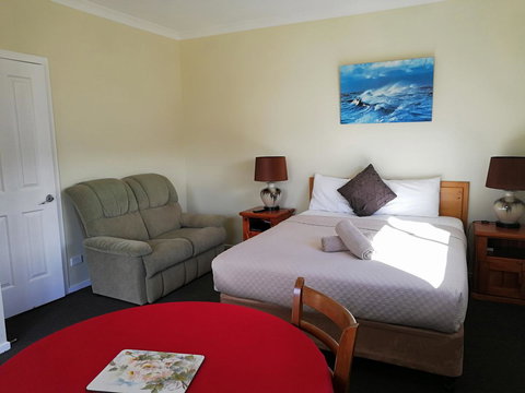Wintersun Gardens Motel - Dalby Accommodation 7