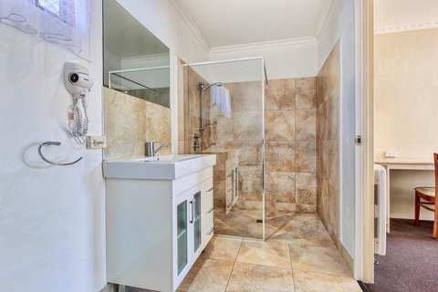 Wintersun Gardens Motel - Dalby Accommodation 9