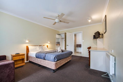 Wintersun Gardens Motel - Dalby Accommodation 10