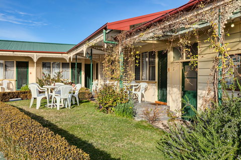 Wintersun Gardens Motel - Dalby Accommodation 24