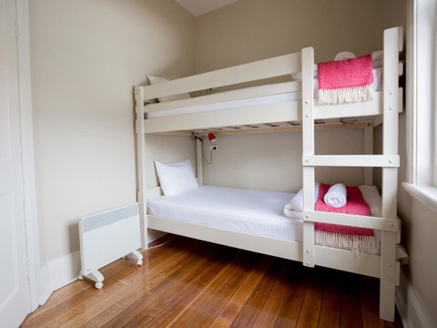 Montacute Boutique Bunkhouse - Dalby Accommodation 12