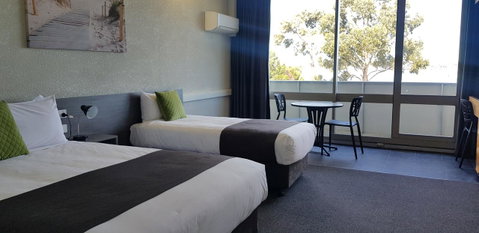 Bayside Hotel - Dalby Accommodation 24