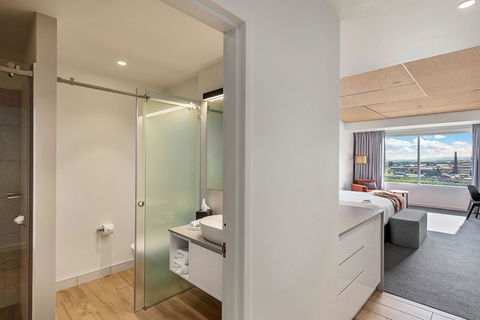 Peppers Silo - Dalby Accommodation 24