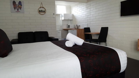Anchor Wheel Motel - Dalby Accommodation 19