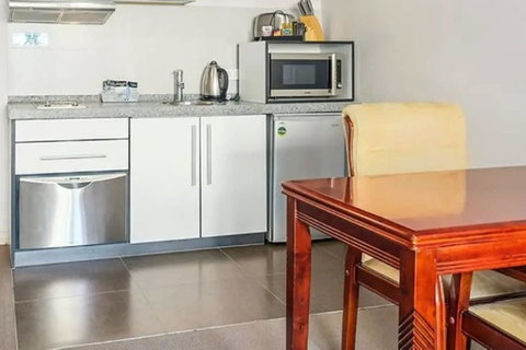 Battery Point Apartment With Car Park - Dalby Accommodation 18