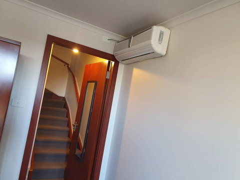 Battery Point Apartment With Car Park - Dalby Accommodation 22