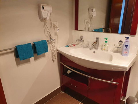 Battery Point Apartment With Car Park - Dalby Accommodation 10