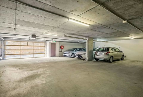 Battery Point Apartment With Car Park - Dalby Accommodation 12