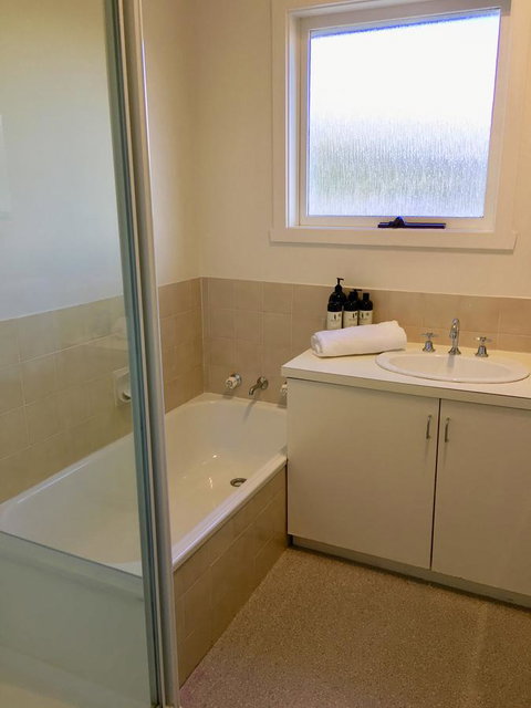 4 At 8 Townhouse Newcastle St - Dalby Accommodation 9