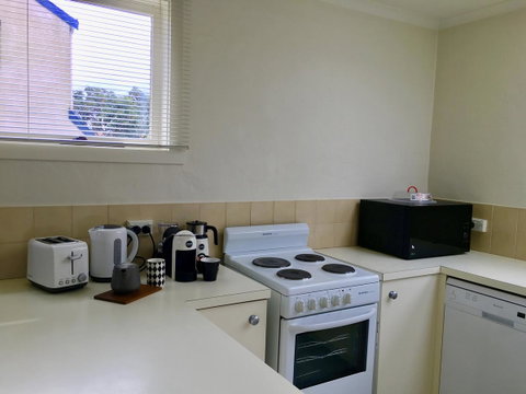 4 At 8 Townhouse Newcastle St - Dalby Accommodation 4