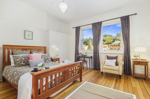 Cygnet Old Bank - Dalby Accommodation 7
