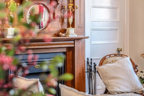 Cygnet Old Bank - Dalby Accommodation 23