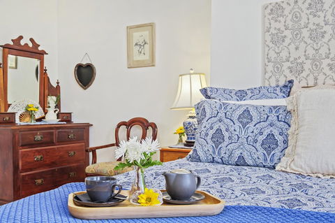 Cygnet Old Bank - Dalby Accommodation 2