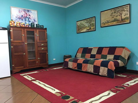 Blue Wren Bungalow - Dalby Accommodation 11