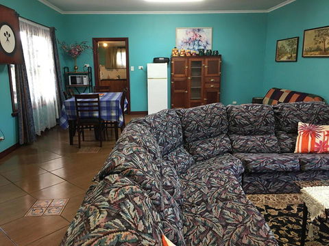 Blue Wren Bungalow - Dalby Accommodation 4