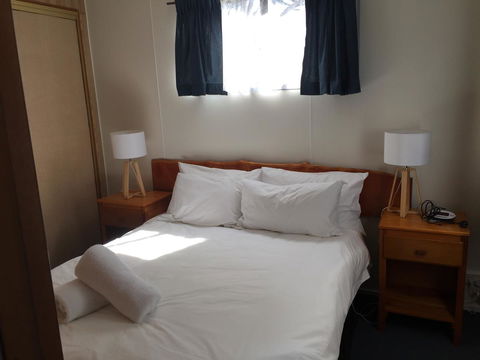Regatta Point Tavern & Holiday Villas - Dalby Accommodation 26