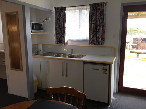 Regatta Point Tavern & Holiday Villas - Dalby Accommodation 17