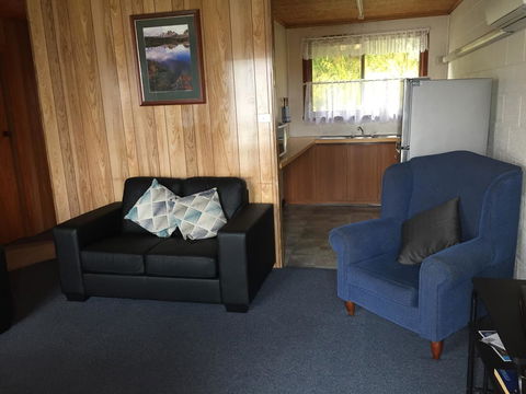 Regatta Point Tavern & Holiday Villas - Dalby Accommodation 12