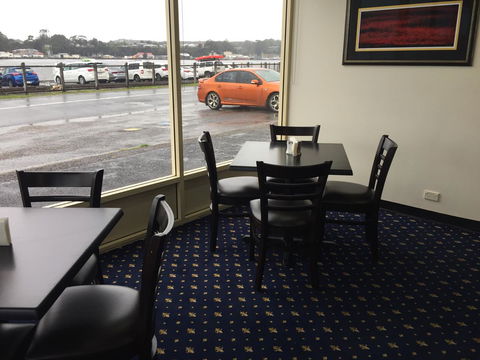 Regatta Point Tavern & Holiday Villas - Dalby Accommodation 23