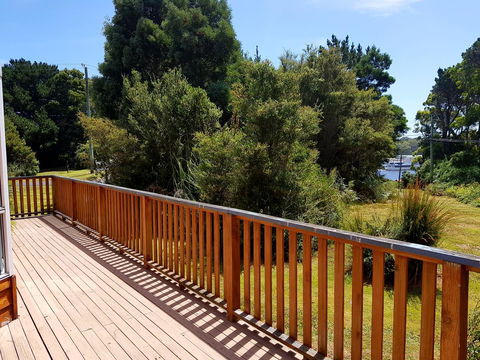 Regatta Point Tavern & Holiday Villas - Dalby Accommodation 32