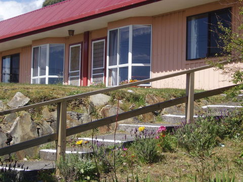 Regatta Point Tavern & Holiday Villas - Dalby Accommodation 2