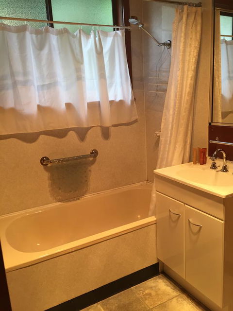 Regatta Point Tavern & Holiday Villas - Dalby Accommodation 10