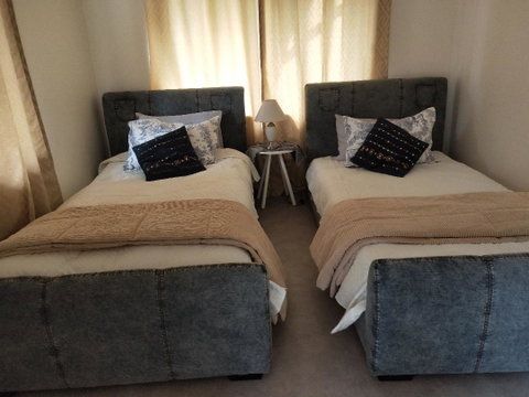 Wanderlust Cottage - Dalby Accommodation 7