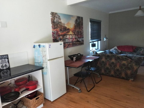Wanderlust Cottage - Dalby Accommodation 3