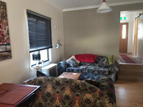 Wanderlust Cottage - Dalby Accommodation 4