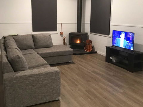 Derby Digs Cottage - Dalby Accommodation 3
