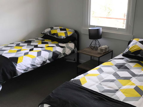 Derby Digs Cottage - Dalby Accommodation 2