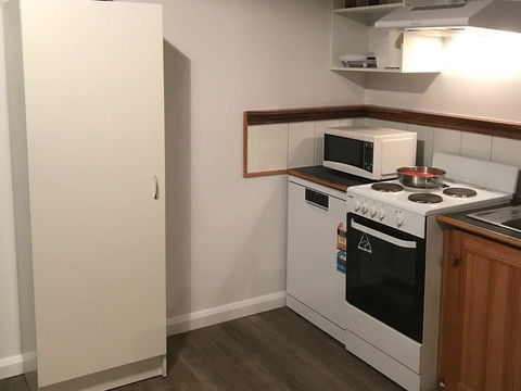 Derby Digs Cottage - Dalby Accommodation 5