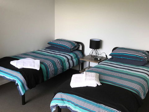 Derby Digs Cottage - Dalby Accommodation 1