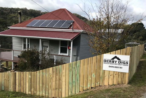 Derby Digs Cottage - Dalby Accommodation 0