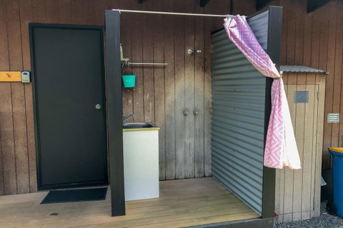 BAY OF FIRES ECO HUT Off Grid Experience At Binalong Bay - Dalby Accommodation 17
