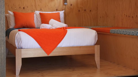BAY OF FIRES ECO HUT Off Grid Experience At Binalong Bay - Dalby Accommodation 3