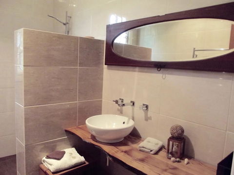 Eden Orchard & Farmstay - Dalby Accommodation 9