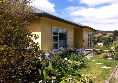 Eden Orchard & Farmstay - Dalby Accommodation 1