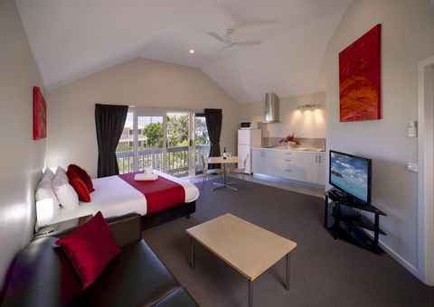Boathouse Resort Studios And Suites - Dalby Accommodation 10